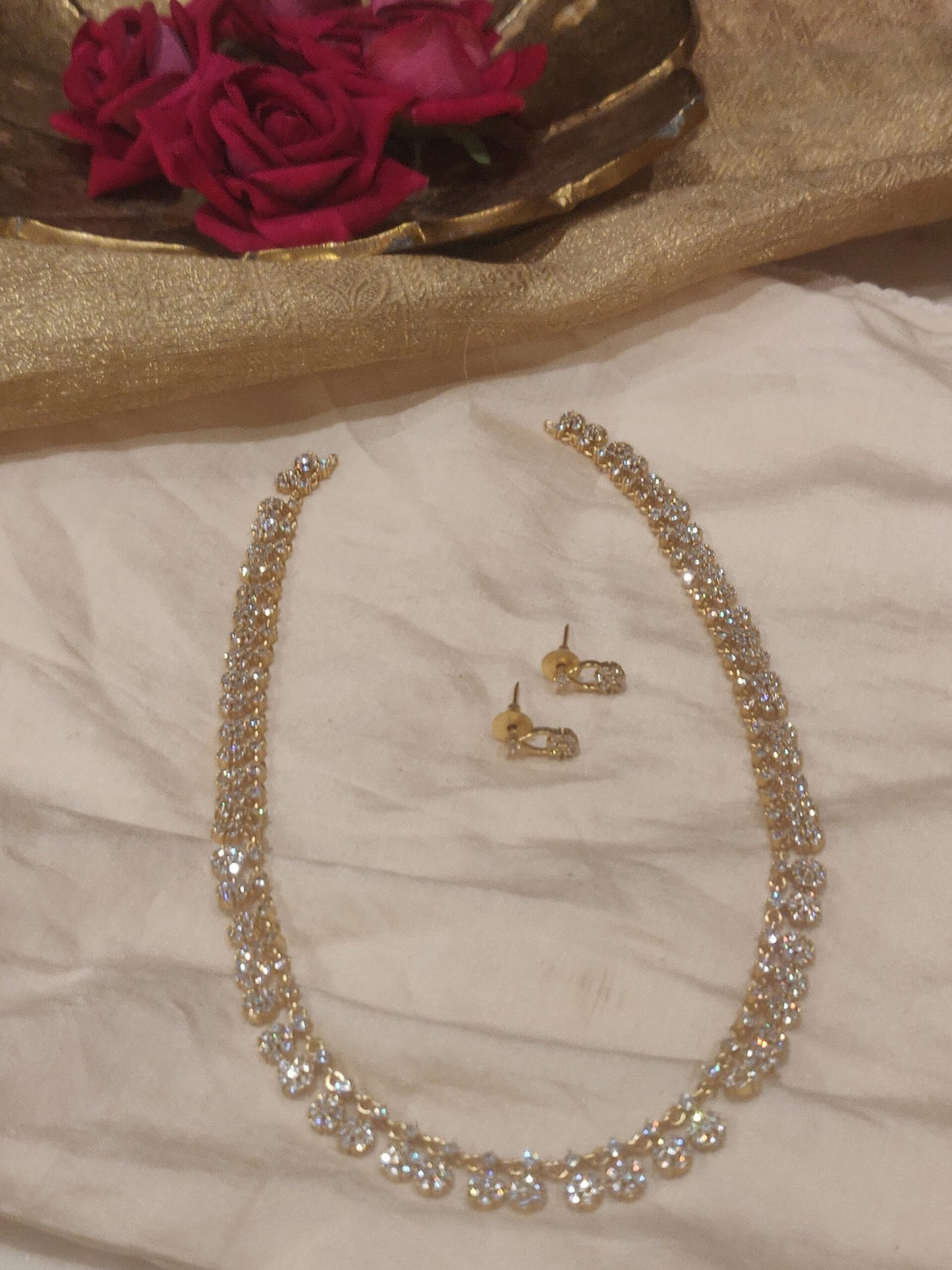 Crystal golden haar necklace