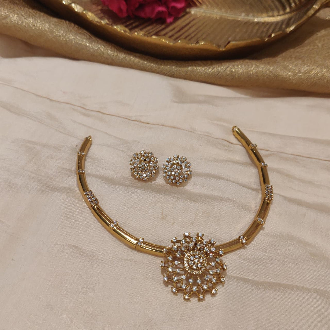 Opulent Floral AD Stone Pipe Necklace