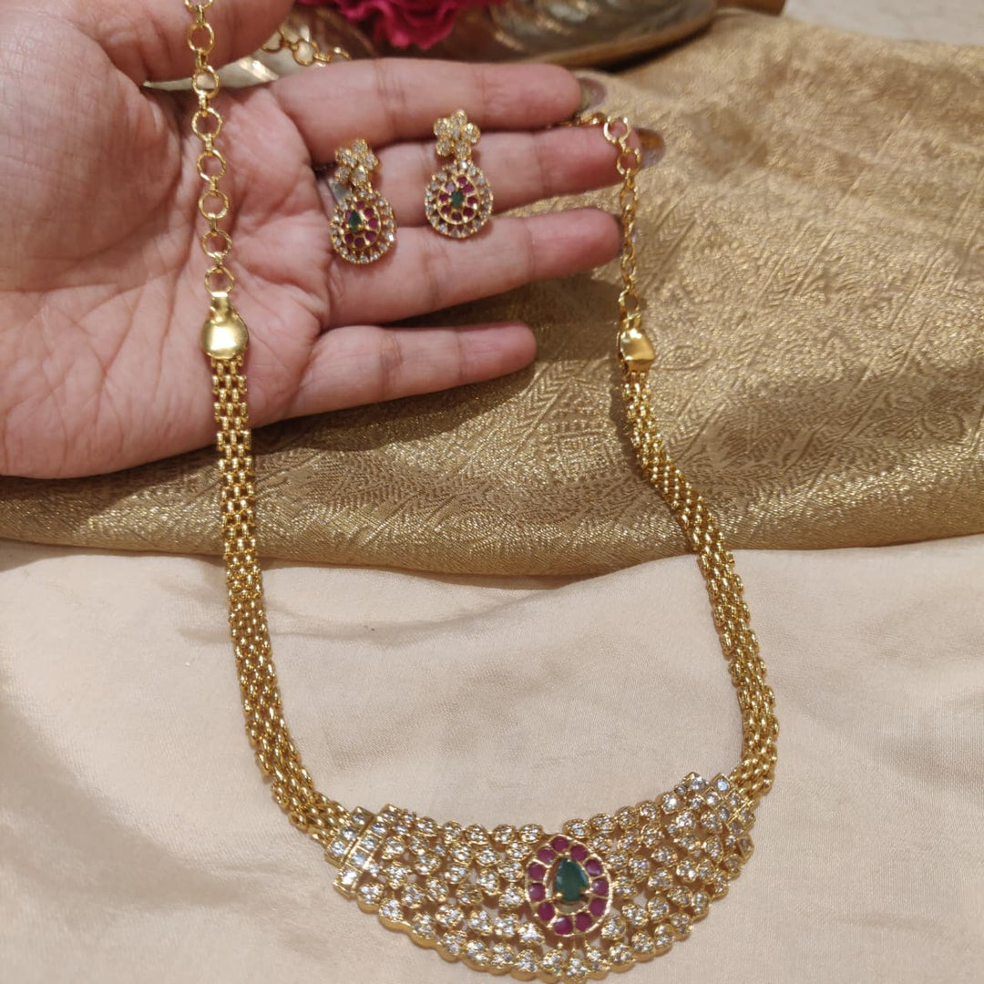 Dazzling Flroal AD Stone Chain