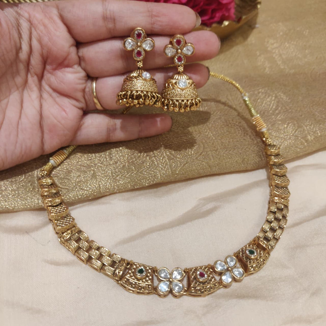 Alluring Kundan Stone Floral Golden Necklace