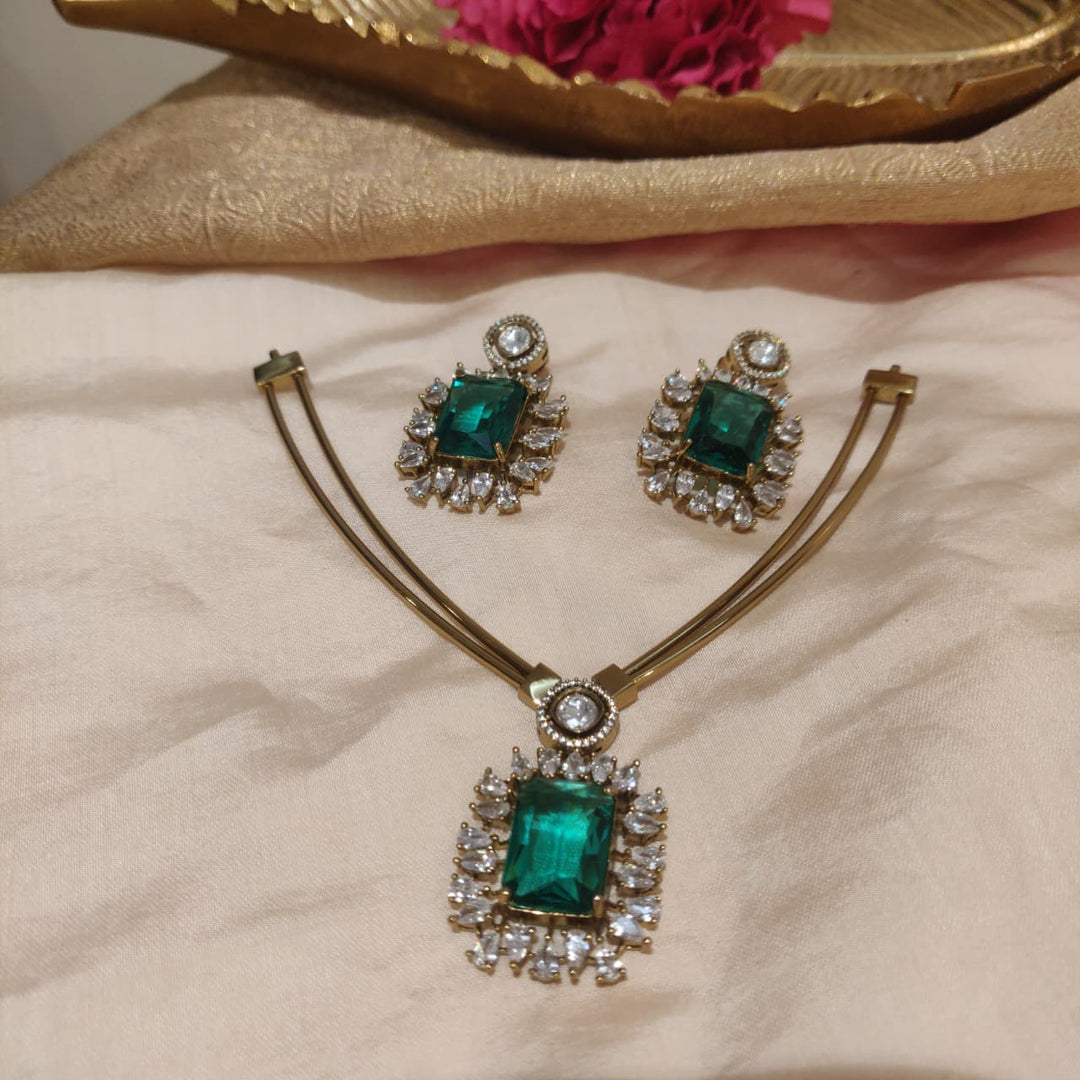 Sparkling Mint AD Stone Pipe Necklace