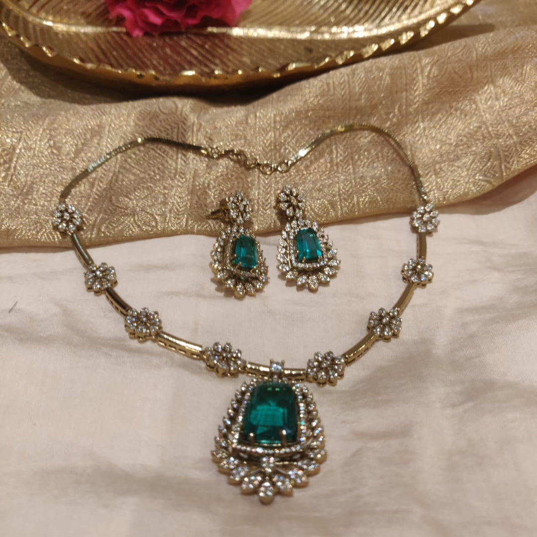 Refined Floral Mint AD Stone Necklace