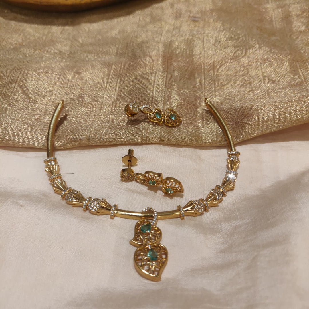 Sought AD Floral Leafs Pipe Necklace
