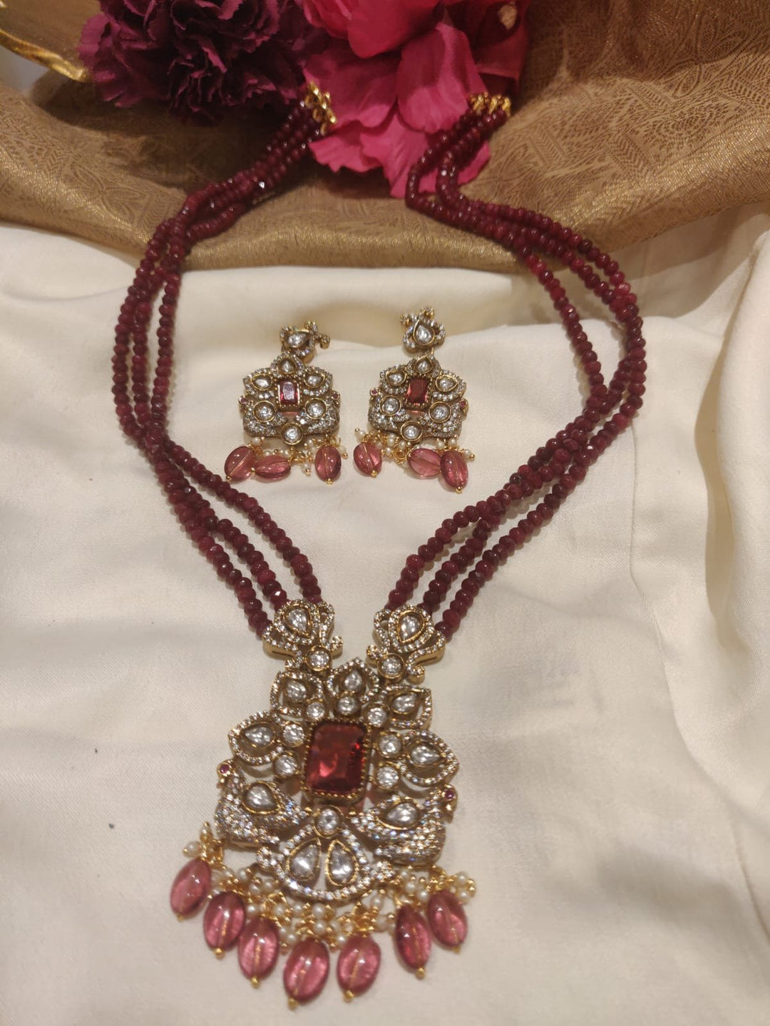 Alluring Handcrafted Bloodred Stone AD Pendant Haar