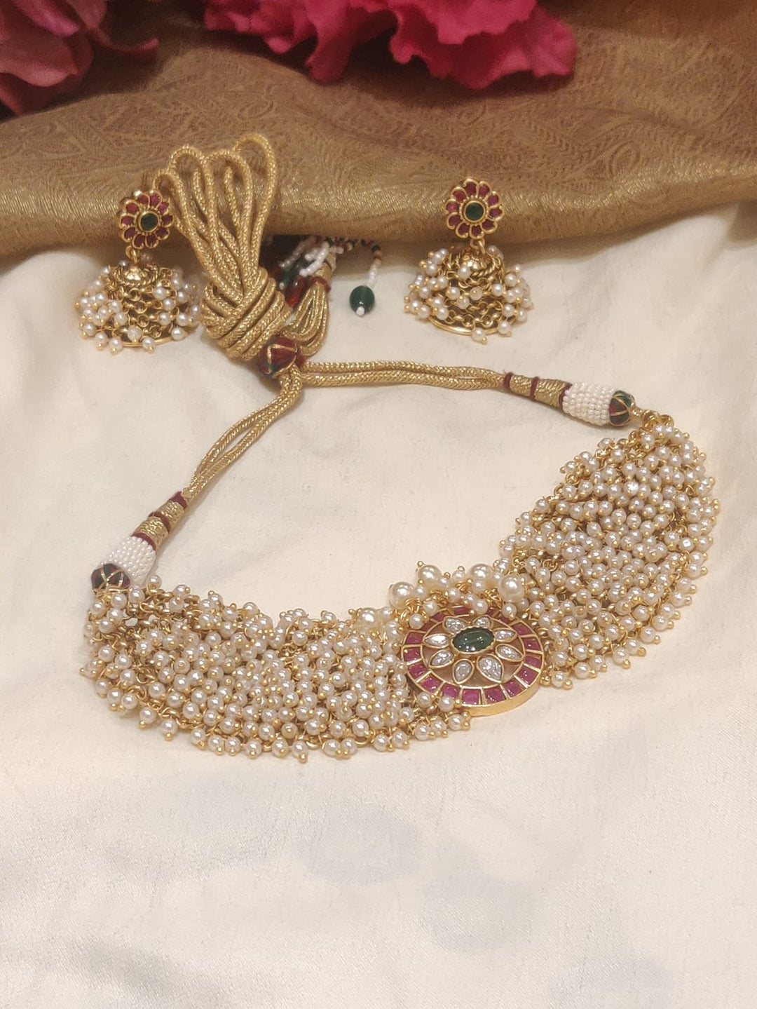 Classic Handcrafted Floral Kemp Pendant Pearl Choker