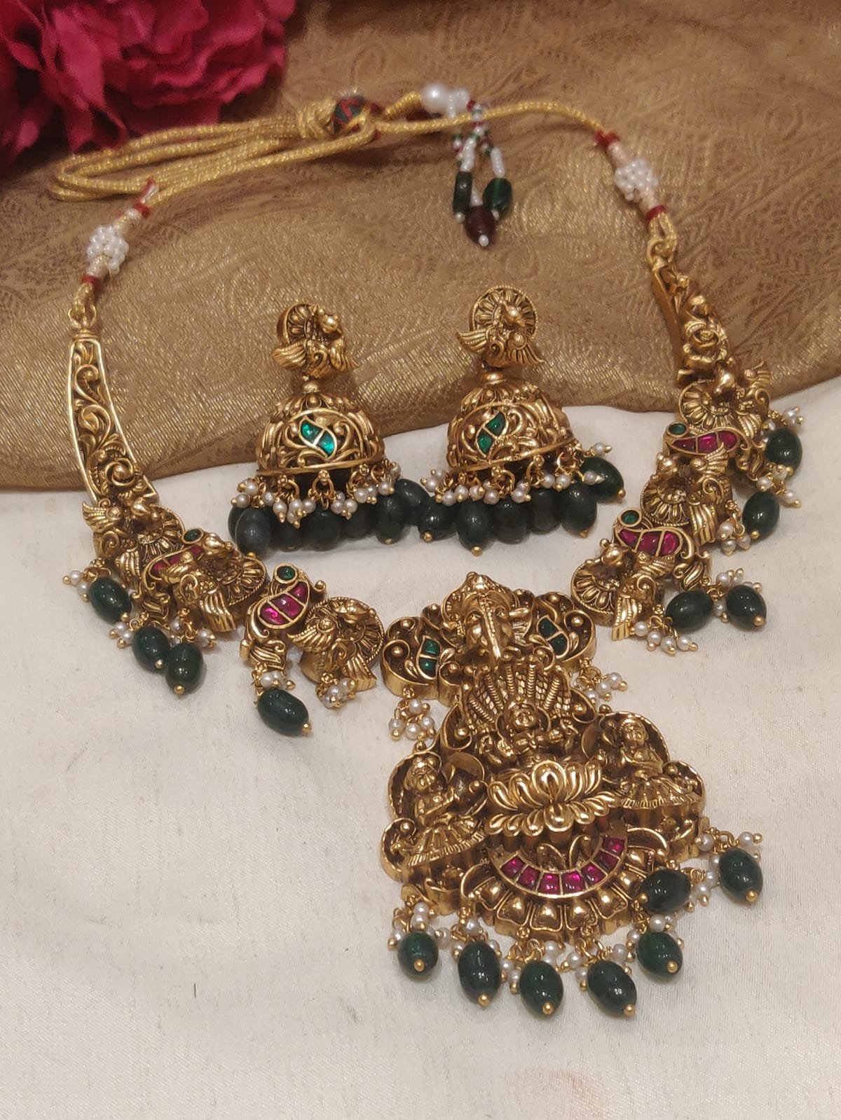 Exquisite gold plated lakshmi ganesh design temple short necklace