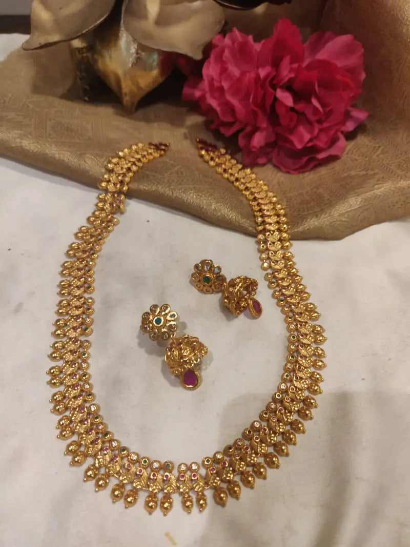 Exotic shining gold finish chain necklace