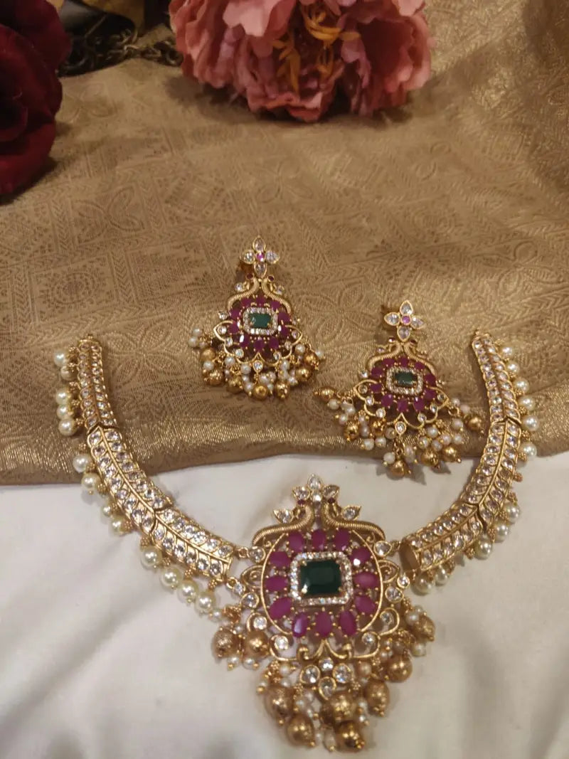 Exotic gold & pearl mix beads ruby styled kundan short necklace
