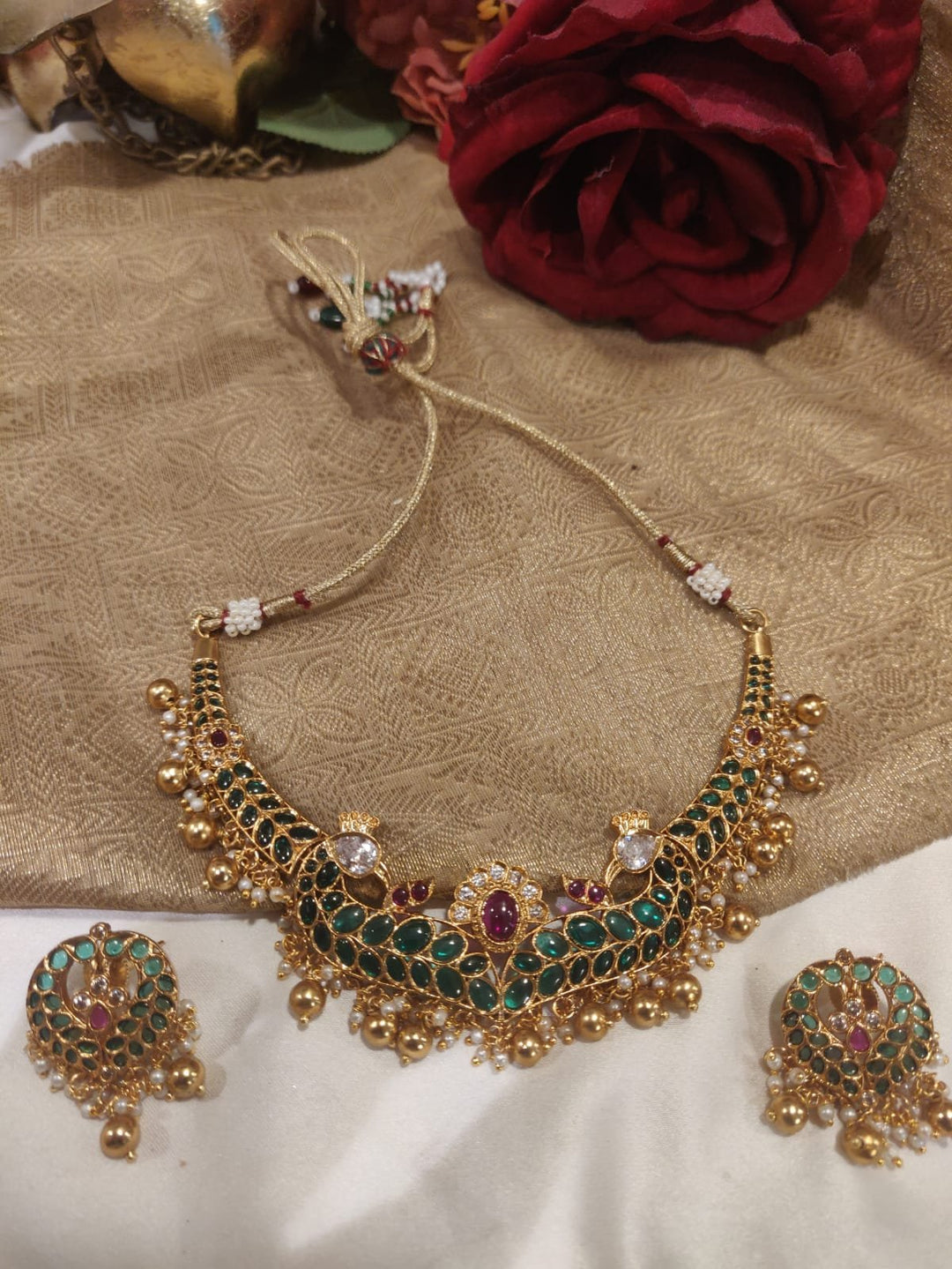 Beautiful Handcrafted Meenakari Art Green Short KemP Necklace
