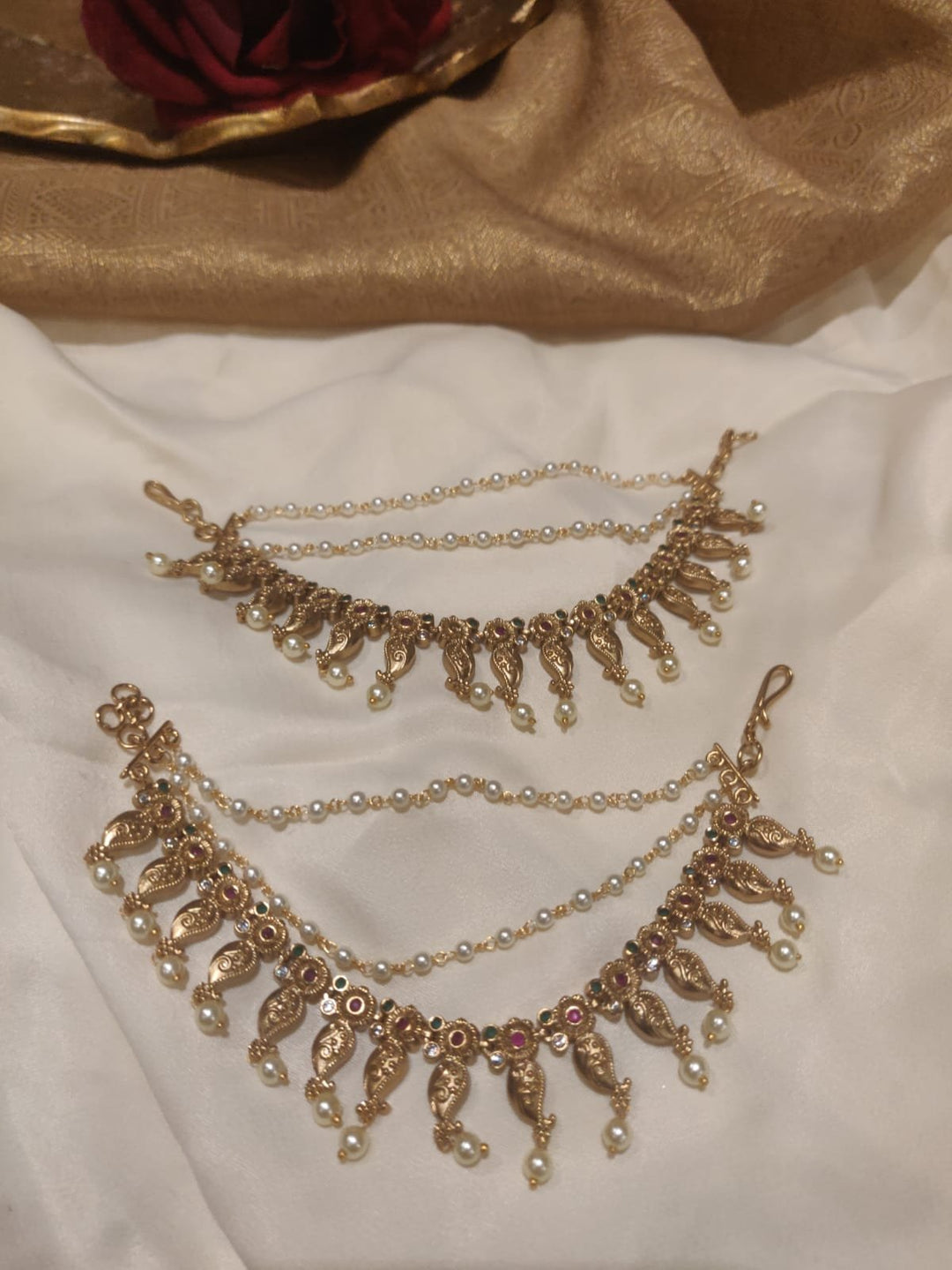 Beautiful Conch Design Matte gold Finish Pearl Styled Necklace