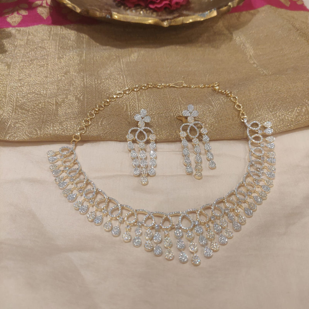 Spiral design golden chain
