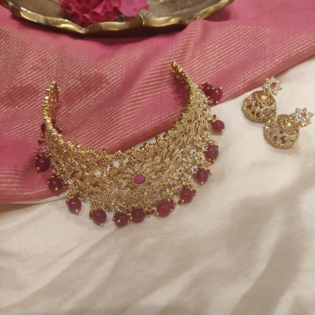 Floral design bridal choker