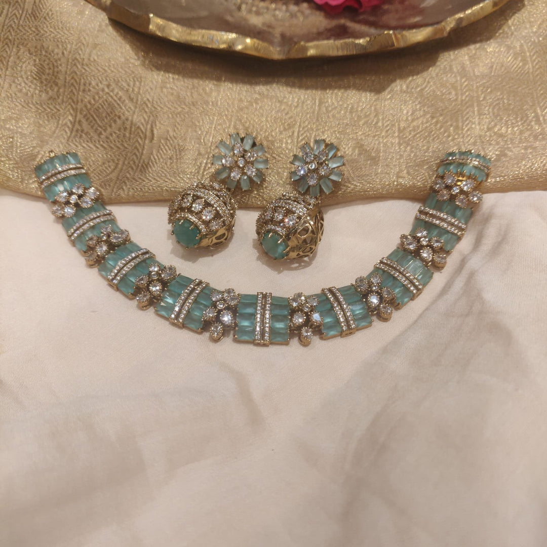 Mint AD Stone Floral Choker