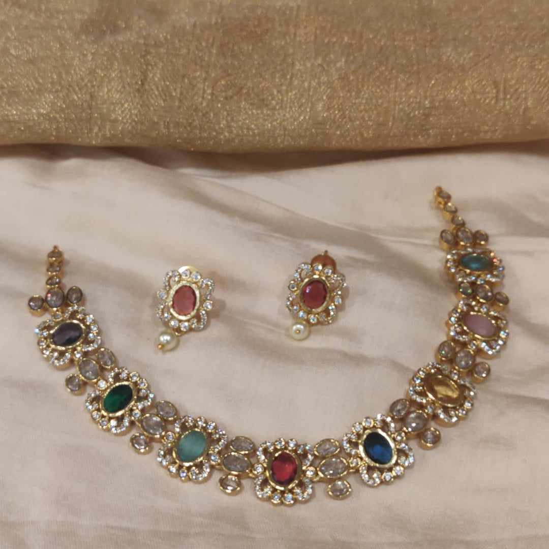 Elegant Multicolour Ad Short Leafs Neckalce